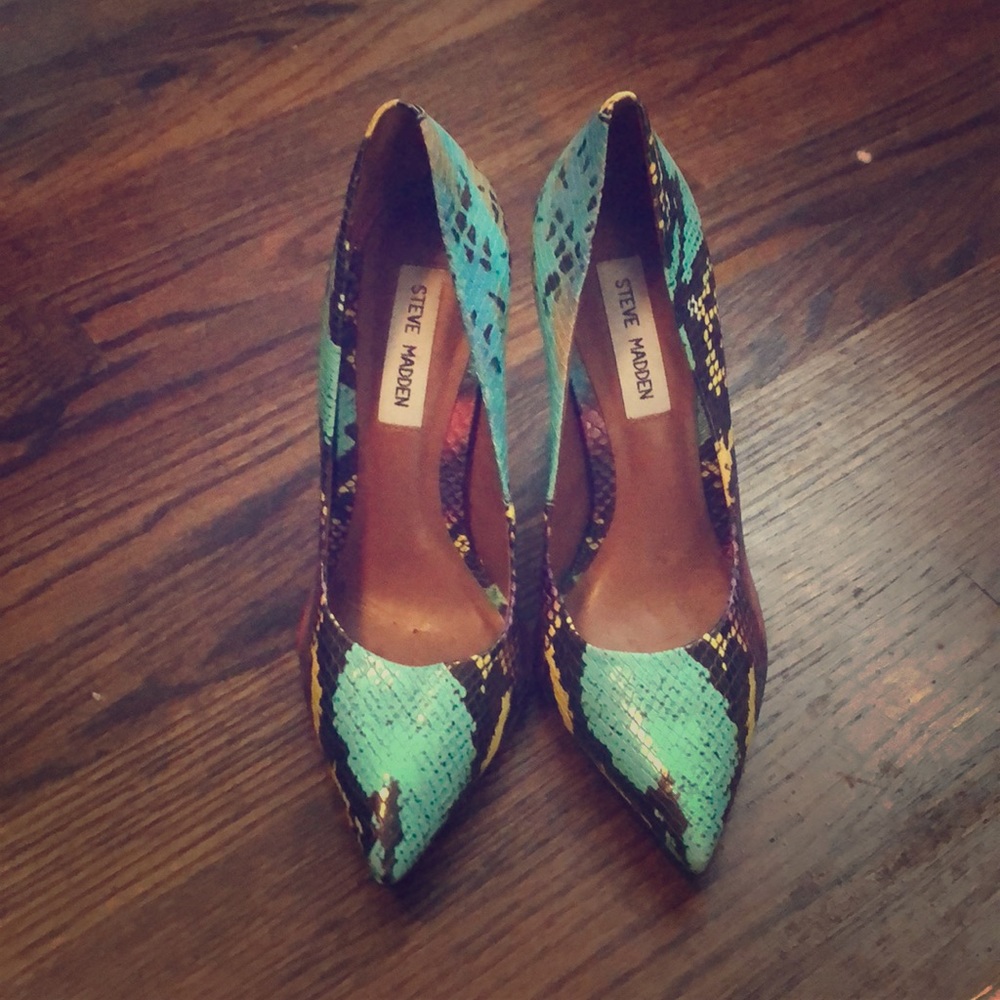 Steve Madden pump